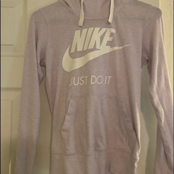 Nike sweatshirt - Picture 1 of 3